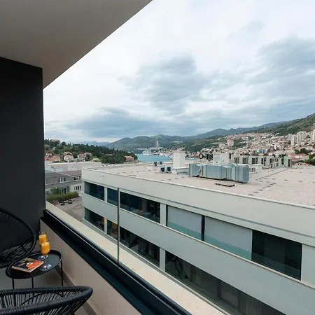 Apartment Residences *