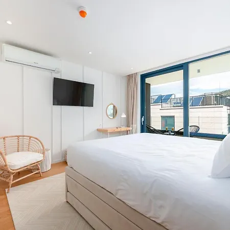 Residences *